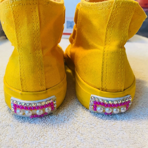 OCOEE toddler girls sneakers size 27 - Shiny Pearl Accents - Unique - box 57 - Picture 4 of 5